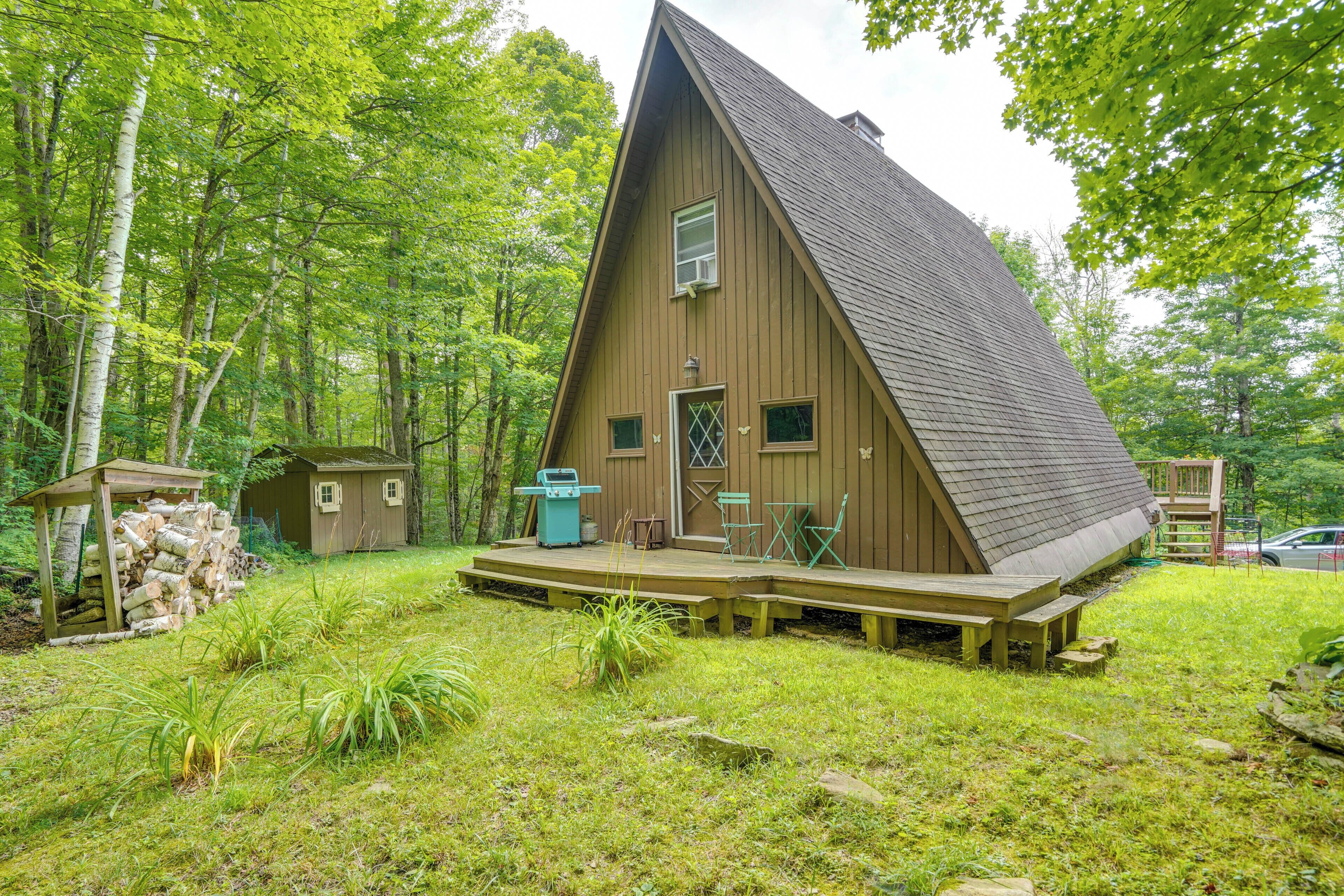 A-Frame with Furnished Deck — Berkshires