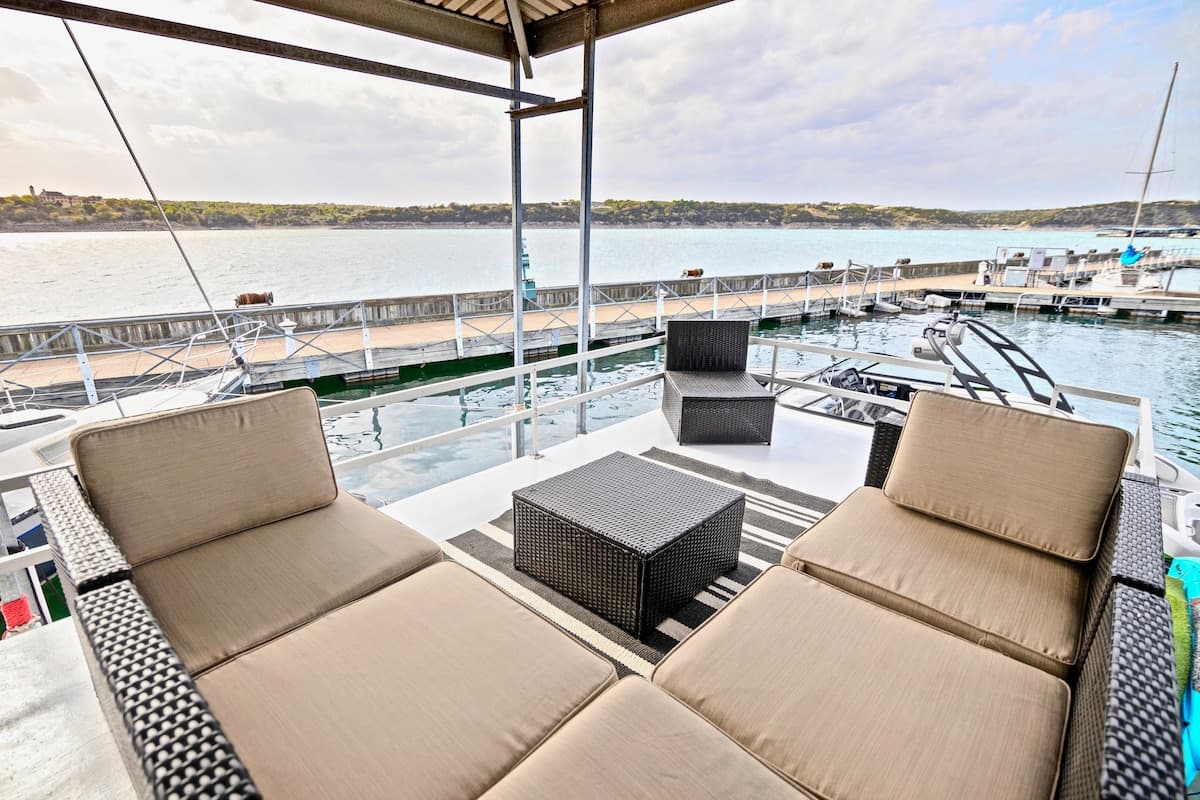 Casa Ocaso Houseboat on Lake Travis
