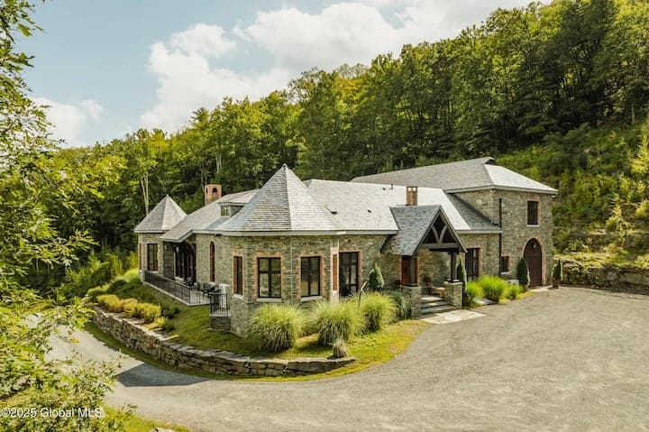 Exclusive Mountaindale Luxury Estate