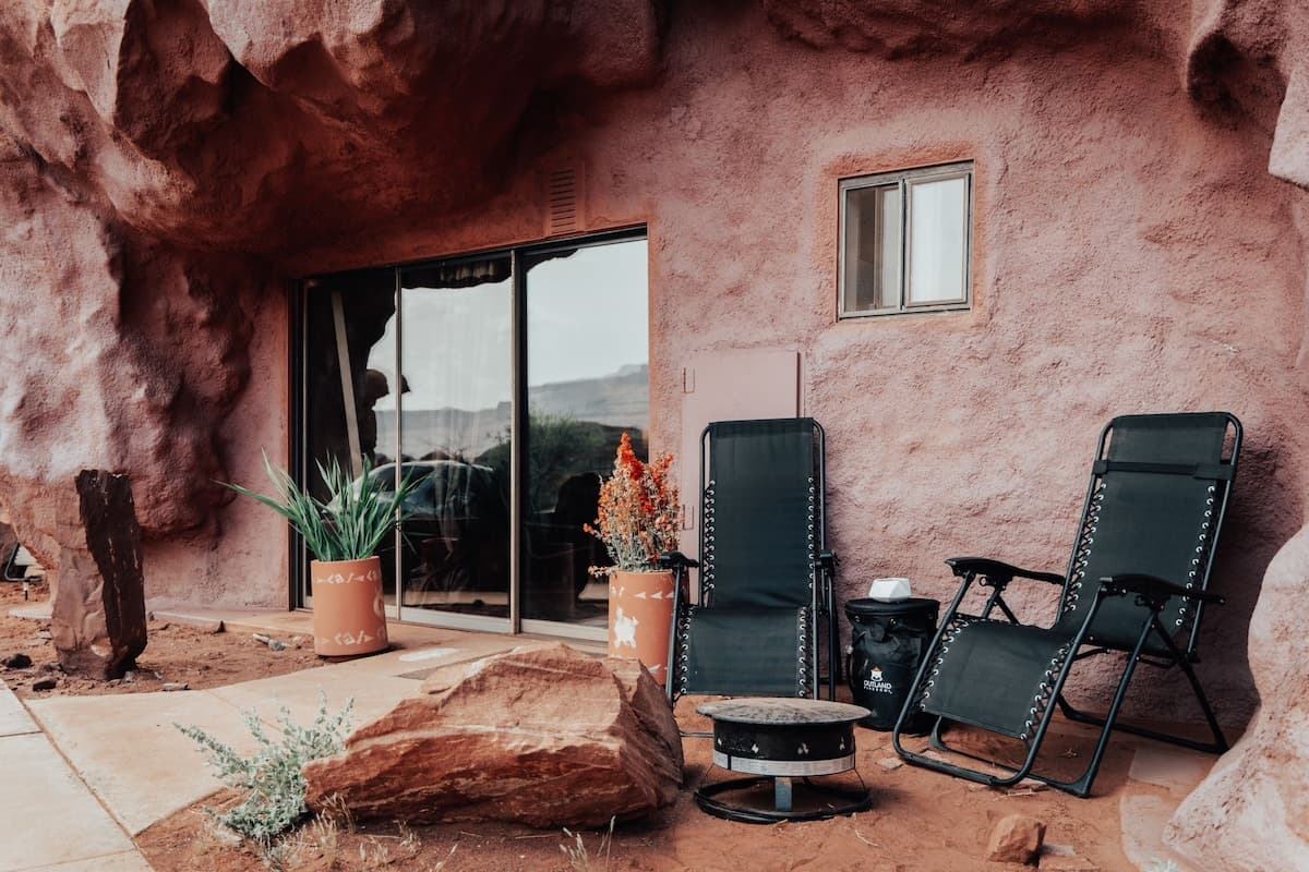 The Caves at Moab — Private Riverside Ranch