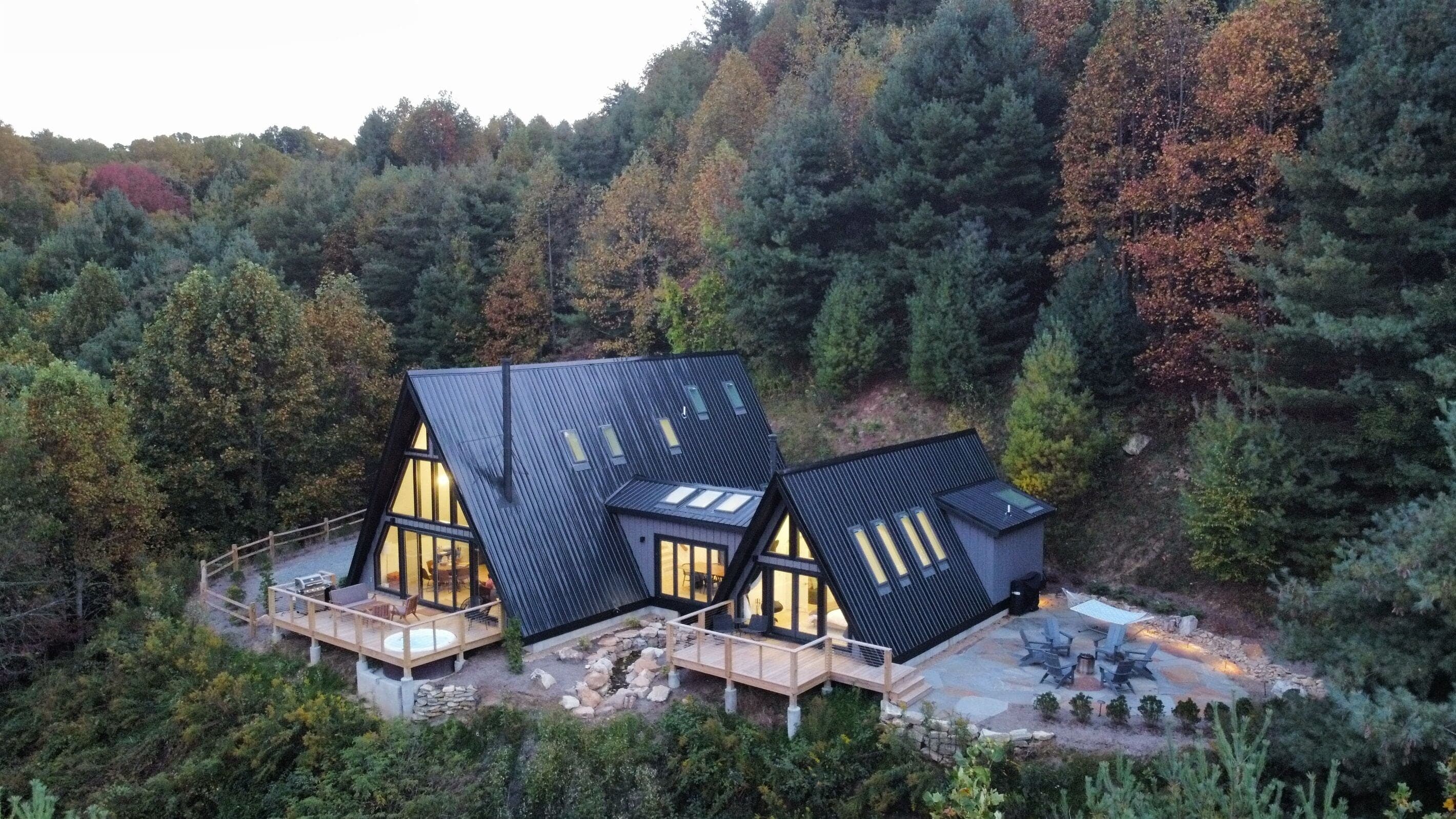 Stunning Double A-Frame — Mountain Views & Hot Tub