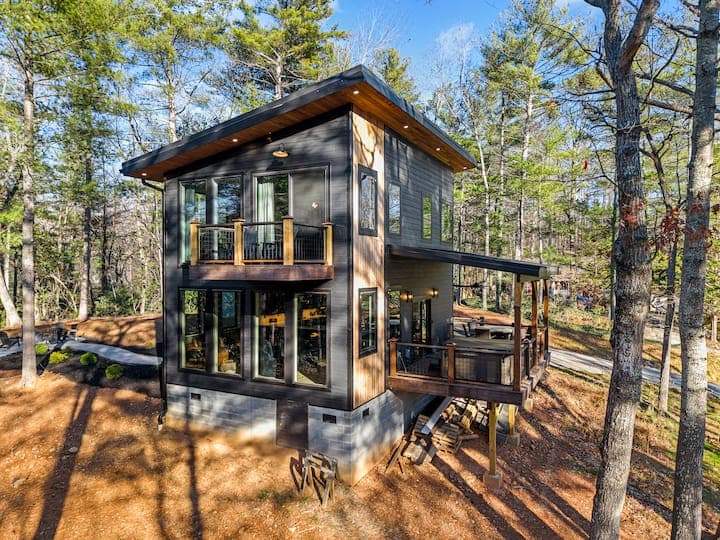 Asheville Cabin with Hot Tub, Fire Pit & EV Charger