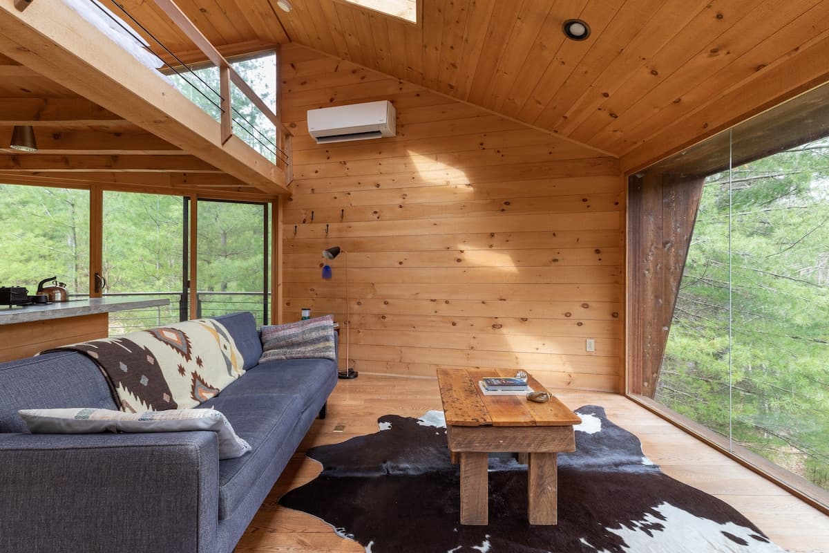 Uckor's Edge | Hocking Hills, Modern Cozy Cabin